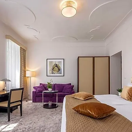 Ξενοδοχείο Bellevue 4*